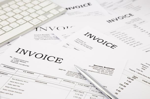 8 Reasons Why e-Invoicing Beats Paper