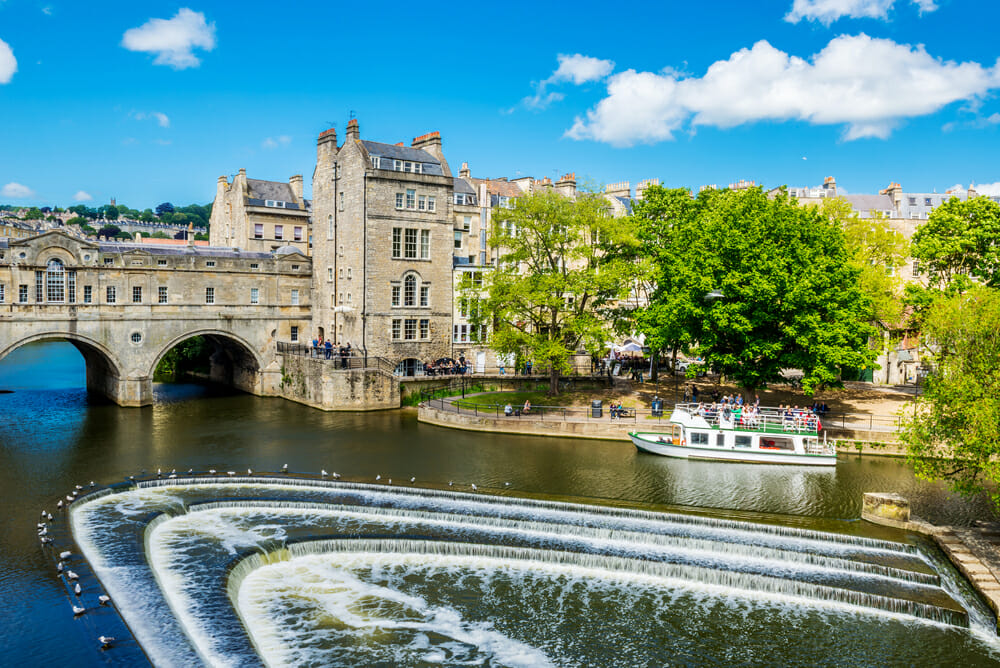 Bath and North East Somerset Council turns to Yotta’s alloy for street lighting maintenance