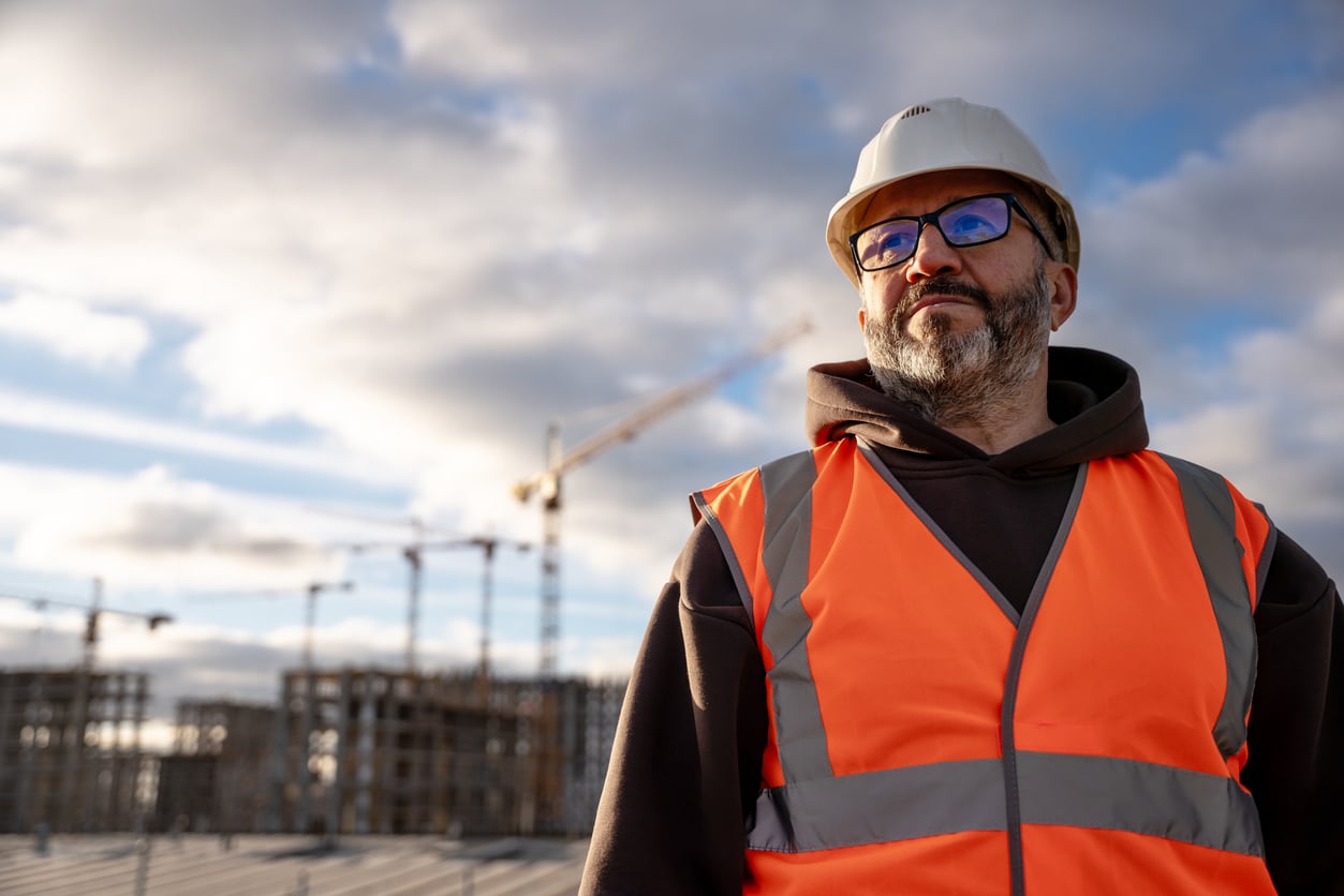 Make digital skills passports mandatory in construction